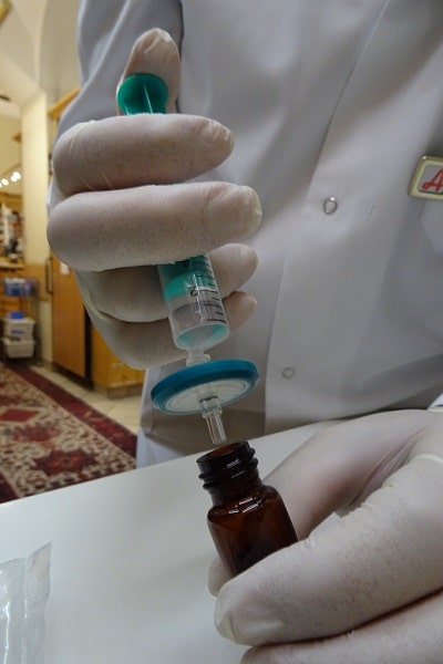 Bild_Augentropfenproduktion